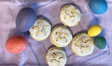 Spring is in the Air – Recipe for Almond Poppy Tea Cookies